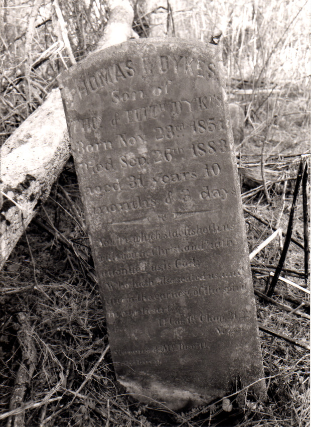 Gravestone of Thomas E. Dykes