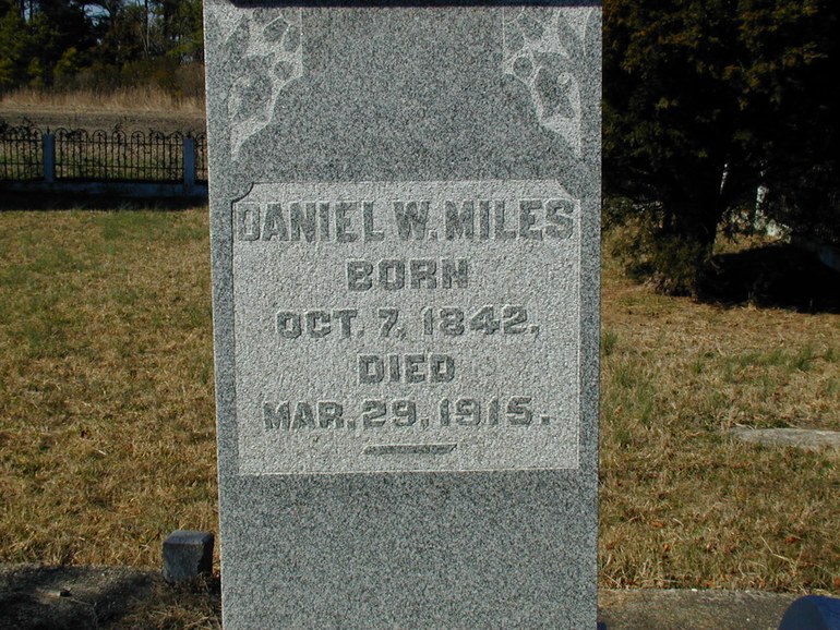 Gravestone: Daniel W. Miles