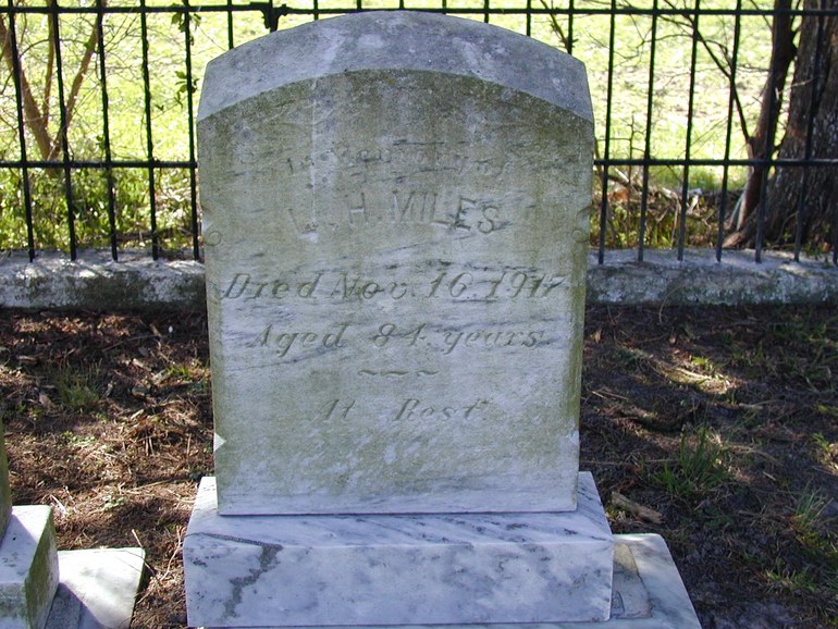 Gravestone: Lazarus H. Miles