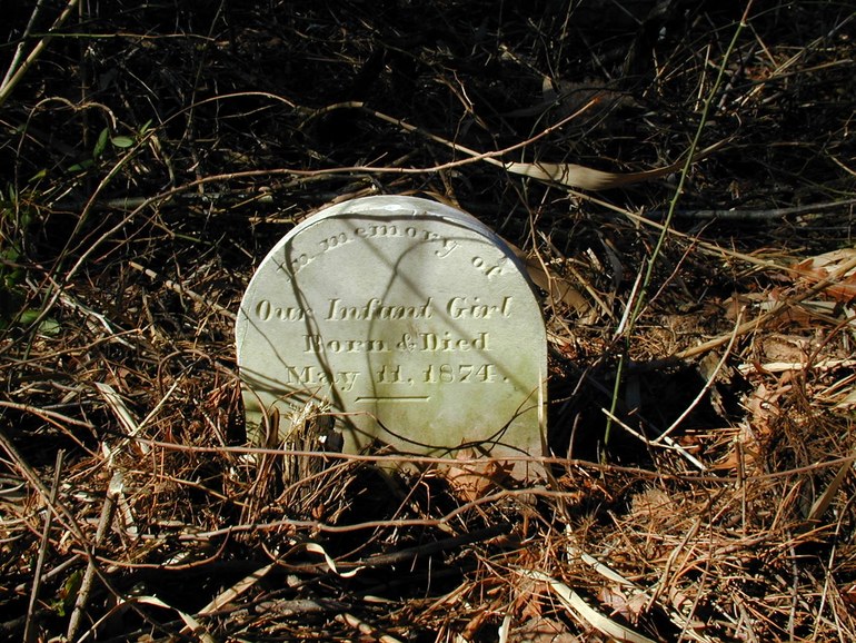 Gravestone: Unidentified infant girl