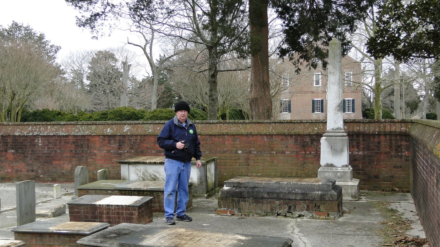 Beverly, Edward Smith in Cem.